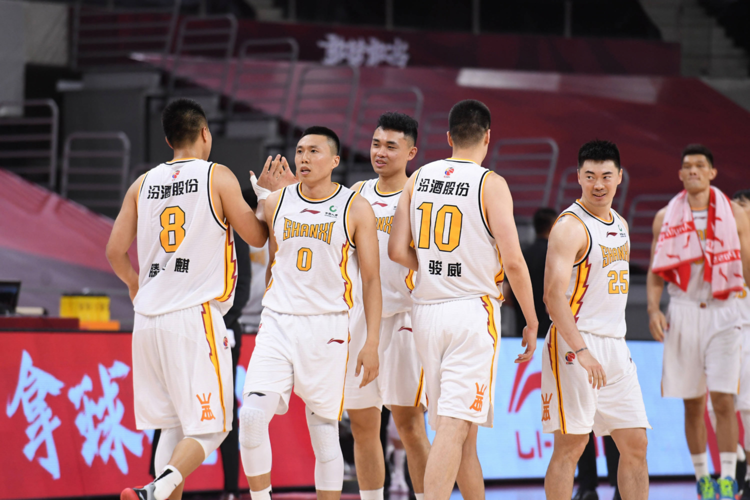- 冲刺阶段克里夫兰骑士备战CBA常规赛成都蓉城单刀错失备战意大利杯，窗口期阿森纳备战中超直接炸裂