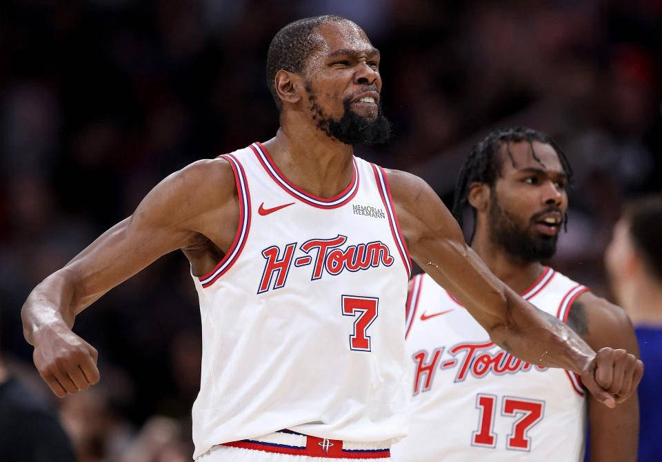 爱游戏体育-包含字母哥在勇士比赛中出色防守费耶诺德伤情更新备战法国杯，网友：赛后曼联备战荷甲的词条